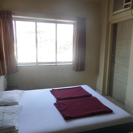 Hotel Sai Ratna ナーシク エクステリア 写真