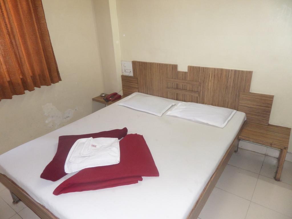 Hotel Sai Ratna ナーシク 部屋 写真